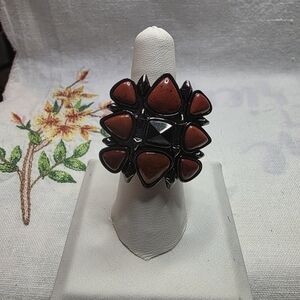 House of Harlow 1960 Nicole Richie Gunmetal Red Kaleidoscope Fingerpick Ring. 